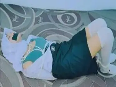 Siswi SMA Cantik Pasrah Goyang Kasur Crot poster