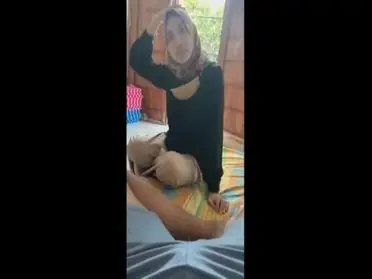 Ukhti Hijab Cantik Pasrah Servis Kasur poster